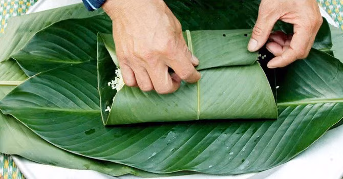 de goi banh chung luon ngon, deo lai xanh muot mat dung quen nhung dieu nay - 1