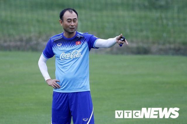 Áp lực cho ông Lee Tae Hoon là rất lớn Áp lực cho ông Lee Tae Hoon là rất lớn