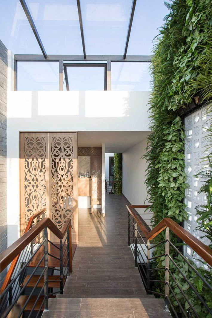 Ngôi nhà trong hẻm nhỏ nhưng đầy bóng nắng và cây xanh ở thành phố Đà Nẵng - Ảnh 18.