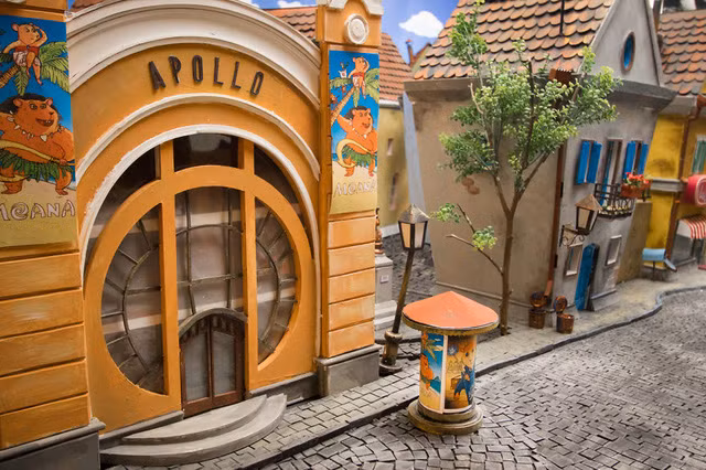 Rạp chiếu phim “Apollo”.