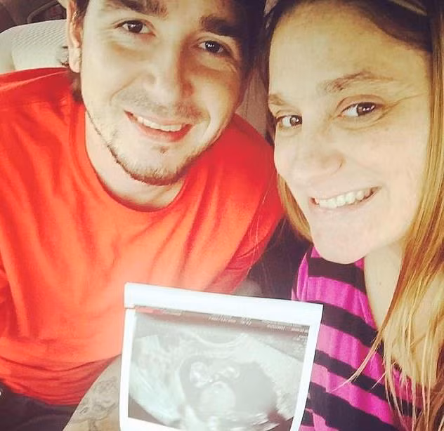 Dede Carraway tiết lộ đứa con mới sinh nặng 3,3 kg và được đặt tên là Cayson