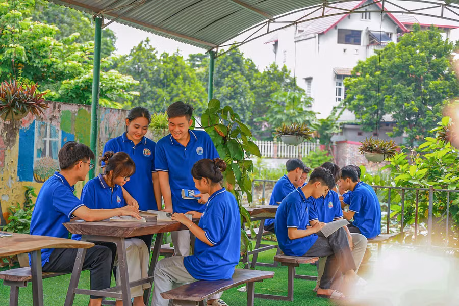 Thư viện xanh là nơi lui tới của nhiều học sinh sau giờ học căng thẳng trên lớp.