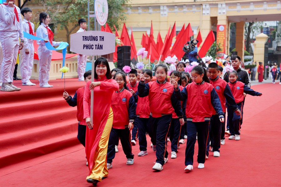 Các đội tham gia Hội khỏe Phù Đổng lần thứ X quận Hoàn Kiếm năm 2024.