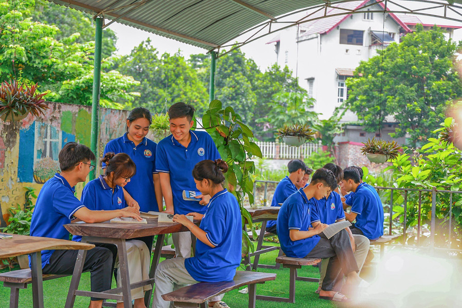 Thư viện xanh là nơi lui tới của nhiều học sinh sau giờ học căng thẳng trên lớp.