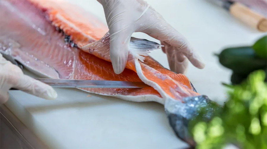 Bạn không cần sắm tất cả các loại dao dành riêng cho từng nhiệm vụ. (Ảnh: ITN).