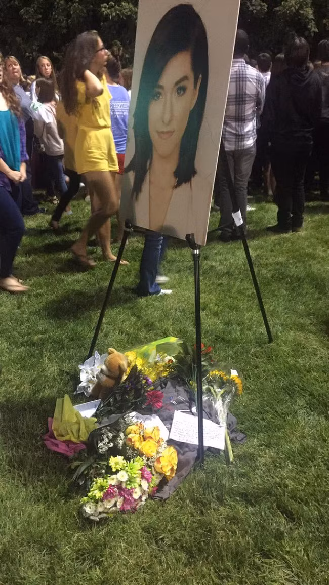 Adam Levine lo liệu chi phí tang lễ cho học trò quá cố Christina Grimmie - Ảnh 6.