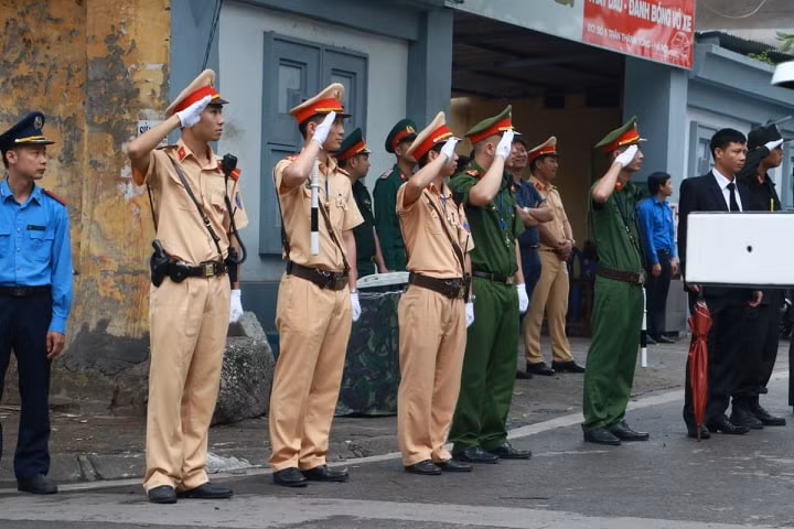 Lực lượng bảo vệ an ninh phục vụ Lễ tang tiễn biệt Đại tướng Lê Đức Anh.