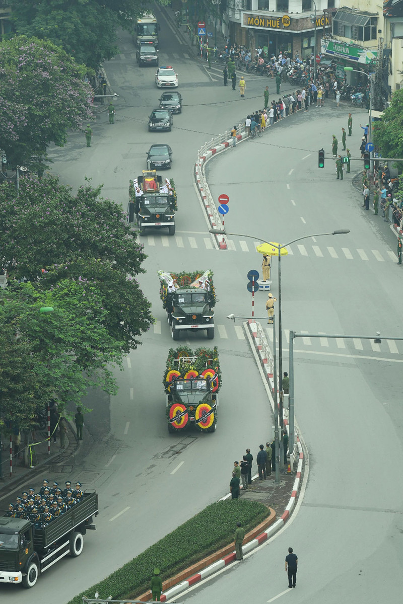 Tiễn biệt Đại tướng Lê Đức Anh tại sân bay Nội Bài ảnh 1