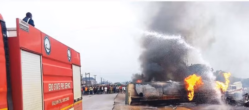 Nổ xe bồn, 55 người chết, 36 người bị thương - ảnh 1