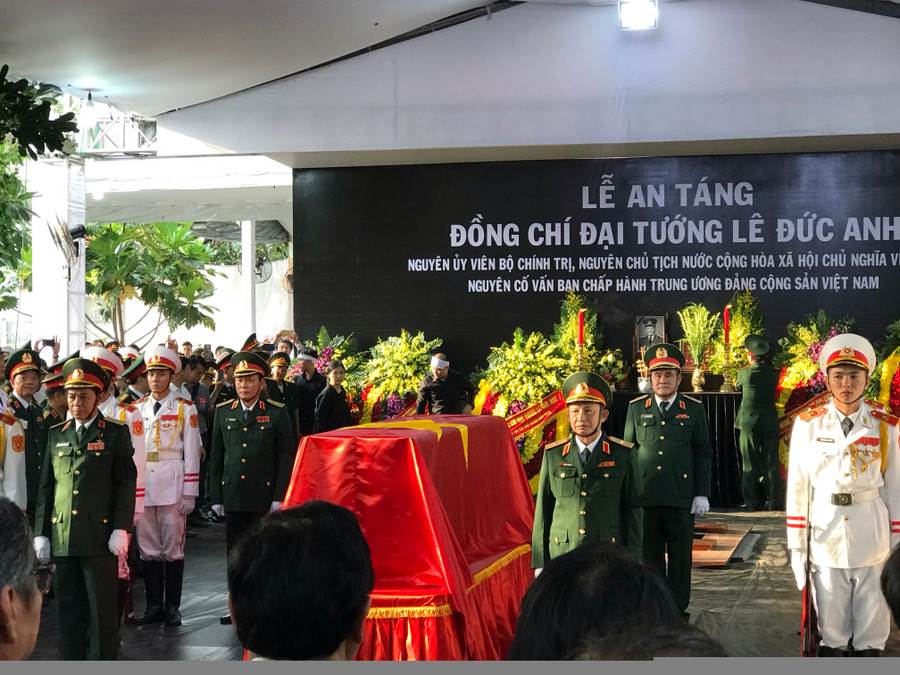 Lễ An táng nguyên Chủ tịch nước, Đại tướng Lê Đức Anh tại Nghĩa trang thành phố Hồ Chí Minh. Ảnh: VGP/Lê Anh.