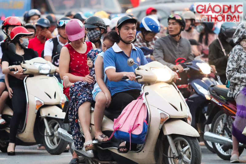 Cao tốc Pháp Vân - Cầu Giẽ tắc dài hơn 5 km từ chiều tối 30/4 ảnh 6