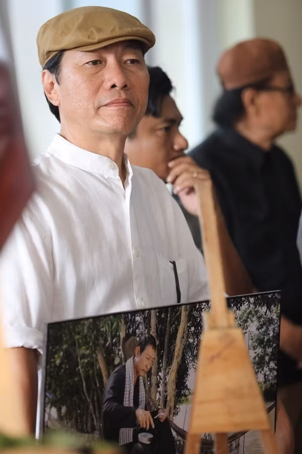 Vợ con, đồng nghiệp tiễn biệt nghệ sĩ Lê Bình