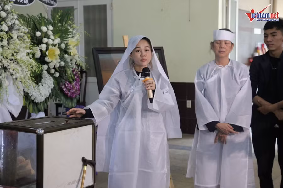 Vợ cũ đau đớn nhớ lại giây phút nghệ sĩ Lê Bình qua đời ảnh 1 Vợ cũ đau đớn nhớ lại giây phút nghệ sĩ Lê Bình qua đời