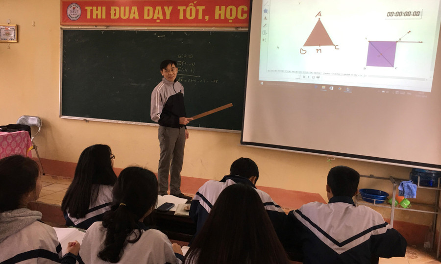 Một buổi học của lớp 10A Trường THPT Cẩm Bình