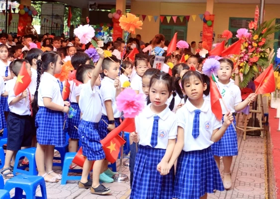  Trực tuyến và trực tiếp cùng song hành