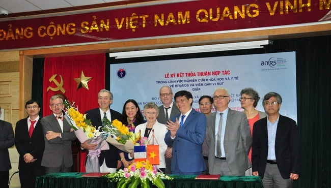 Thỏa thuận hợp tác giữa Bộ Y tế Việt Nam và ANRS mở ra nhiều cơ hội cho bệnh nhân HIV 