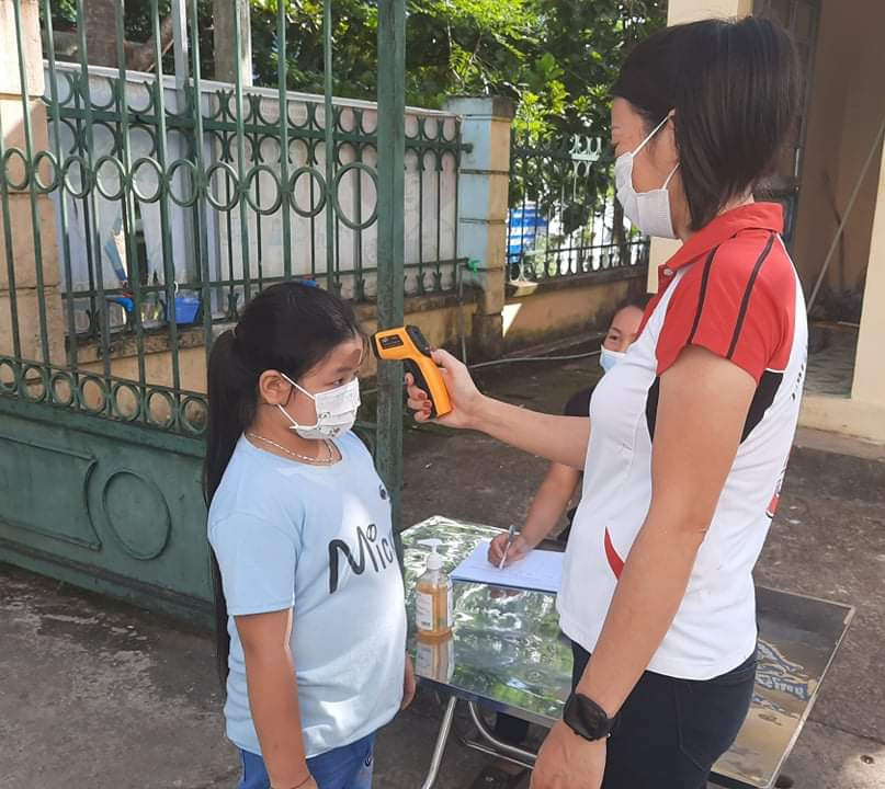 Không có nhân viên y tế học đường, nhiều giáo viên phải kiêm nhiệm.