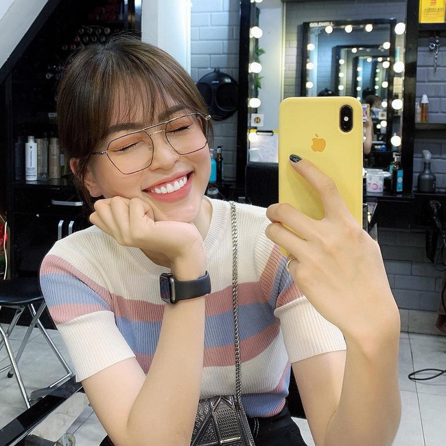 Chọn đúng kiểu tóc và lối trang điểm là cách để nàng Á hậu khẳng định được vẻ đẹp của mình