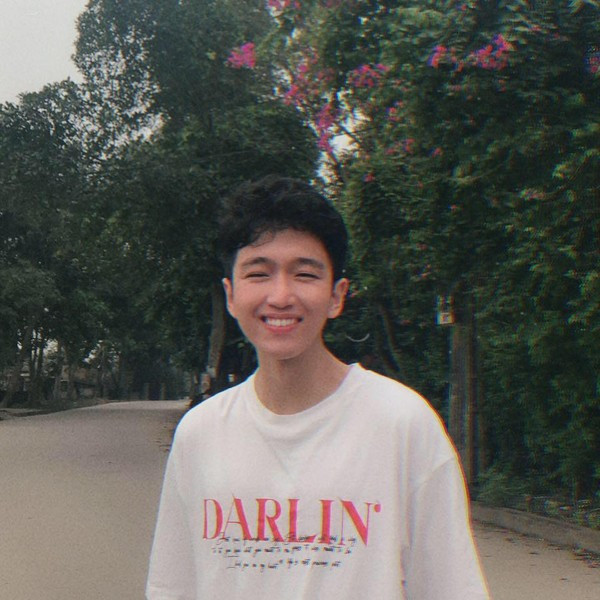 Thiện Khiêm gây bão mạng xã hội vì đã học giỏi lại còn đẹp trai. Thiện Khiêm gây bão mạng xã hội vì đã học giỏi lại còn đẹp trai.