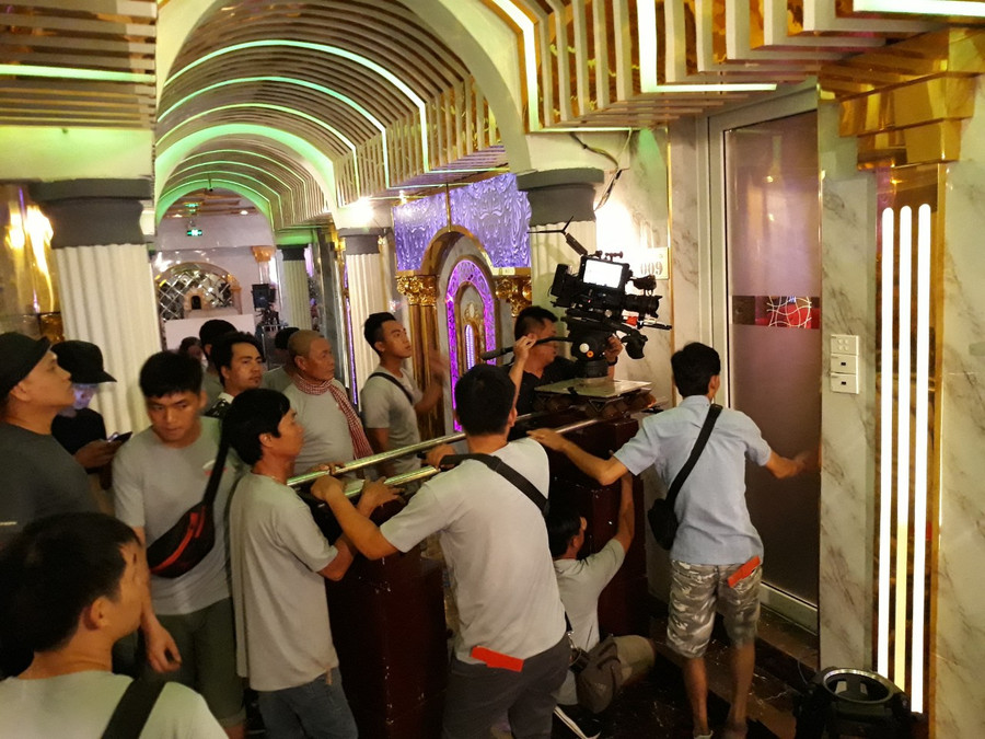 Ê kíp sáng tạo và diễn viên đã có những tương tác ăn ý. Ảnh: ĐPCC.