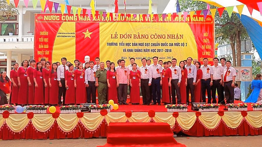 Lễ đón bằng công nhận chuẩn Quốc gia mức độ I tại trường Tiểu học Bản Ngò
