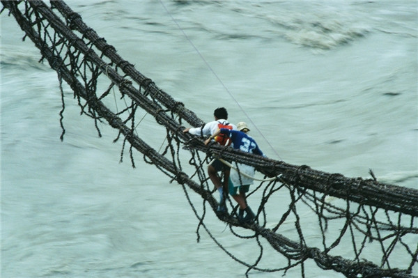 Ở Askole, Pakistan cũng có một cây cầu Ở Askole, Pakistan cũng có một cây cầu