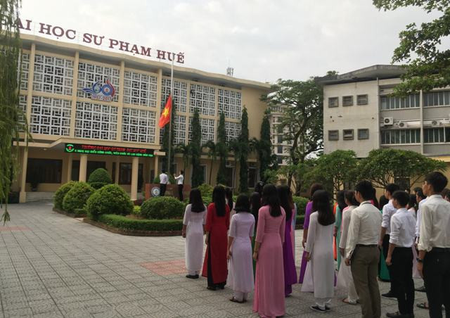 Trường Đại học sư phạm Huế xem sinh viên là đối tượng trung tâm để nâng cao chất lượng đào tạo Trường Đại học sư phạm Huế xem sinh viên là đối tượng trung tâm để nâng cao chất lượng đào tạo