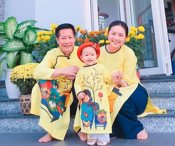 Cuộc sống sang chảnh của 2 chân dài là bạn thân cùng lấy đại gia - thiếu gia