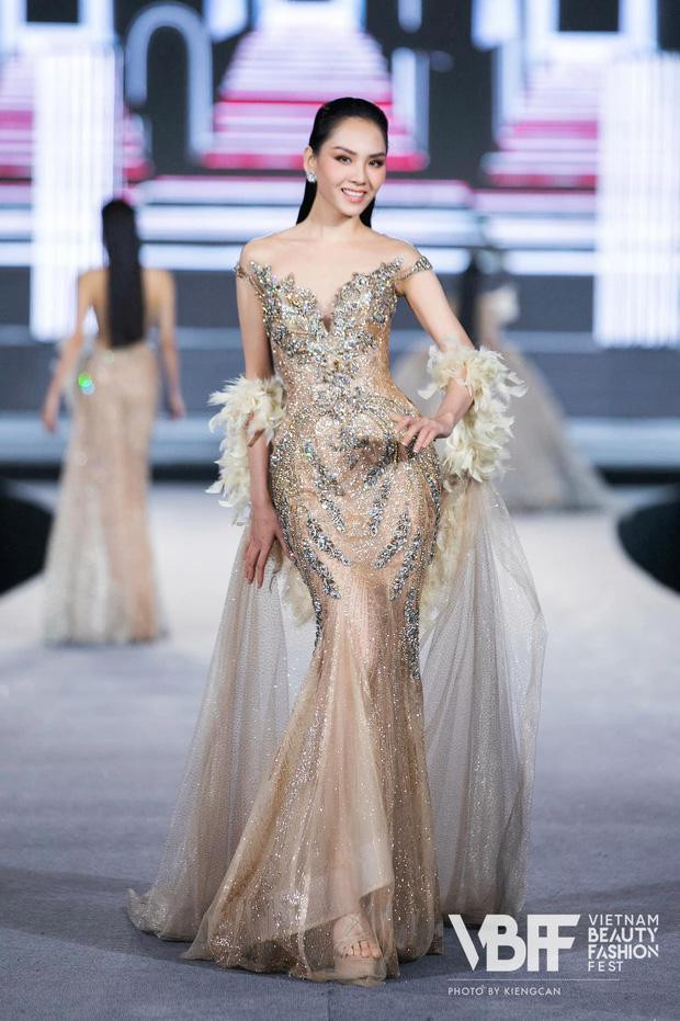 Mai Phương từng đạt được những thành tích đáng nể tại các sân chơi sắc đẹp Mai Phương từng đạt được những thành tích đáng nể tại các sân chơi sắc đẹp