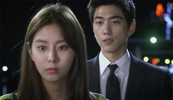  Những tưởng được sống với bồ, anh ta sẽ sung sướng nhưng ai ngờ, khi đó anh mới biết cái giá của người vợ chính chuyên. (Ảnh minh hoạ) 