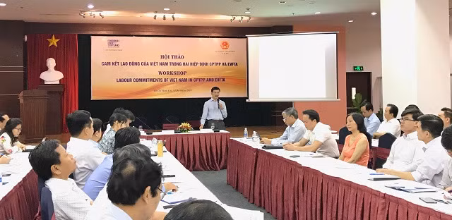 Ông Nguyễn Mạnh Cường- Vụ trưởng Vụ hợp tác quốc tế Bộ LĐTB&XH chia sẻ tại hội thảo Ông Nguyễn Mạnh Cường- Vụ trưởng Vụ hợp tác quốc tế Bộ LĐTB&XH chia sẻ tại hội thảo