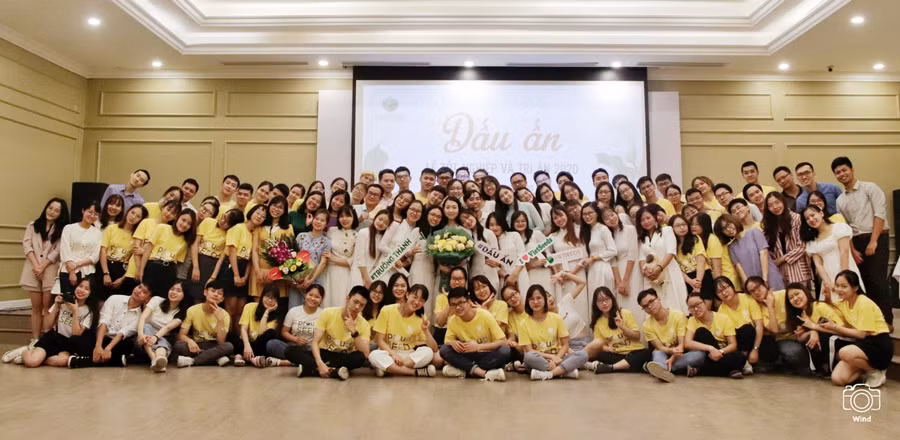 Sinh viên nhận học bổng từ quỹ học bổng VietSeeds