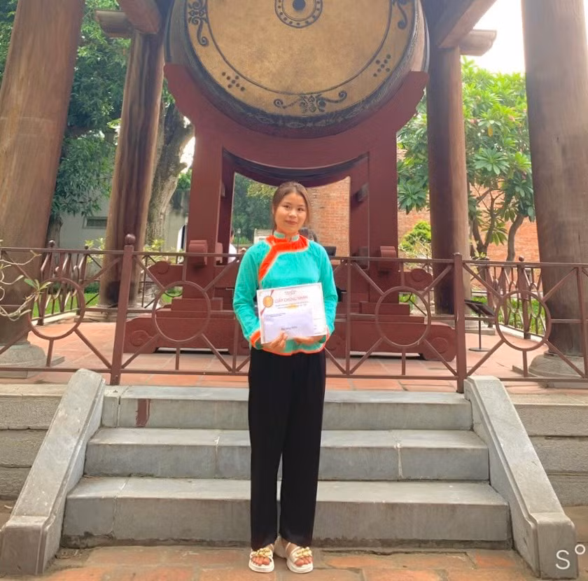 Hành trình vượt lên hoàn cảnh của nữ sinh dân tộc Nùng nhận học bổng Vallet