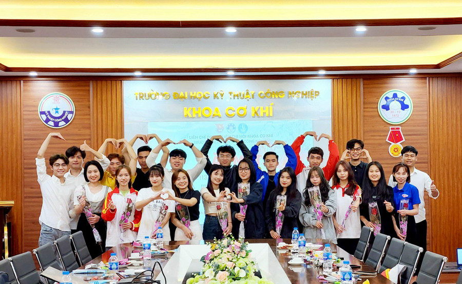 Khoa Cơ khí, trường Đại học Kỹ thuật Công nghiệp đã có nhiều hoạt đa dạng để giúp sinh viên nhanh chóng bắt nhịp. Khoa Cơ khí, trường Đại học Kỹ thuật Công nghiệp đã có nhiều hoạt đa dạng để giúp sinh viên nhanh chóng bắt nhịp.