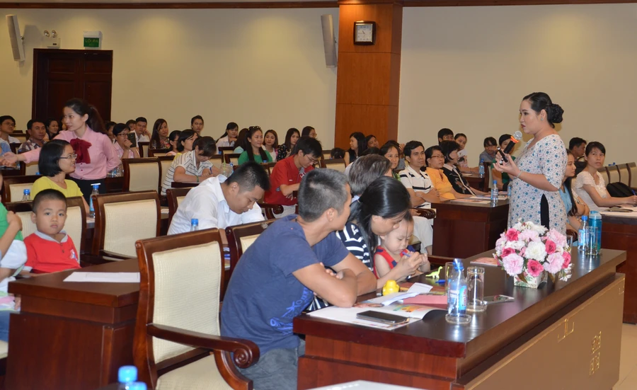 Chuyên gia tâm lí Tô Nhi A nêu các vấn đề và chia sẻ cách ứng xử với con trẻ.