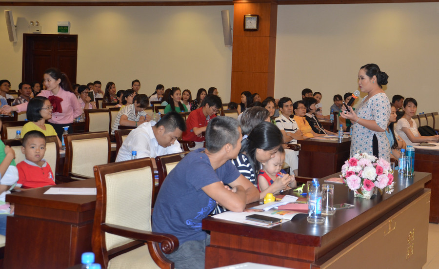 Chuyên gia tâm lí Tô Nhi A nêu các vấn đề và chia sẻ cách ứng xử với con trẻ.