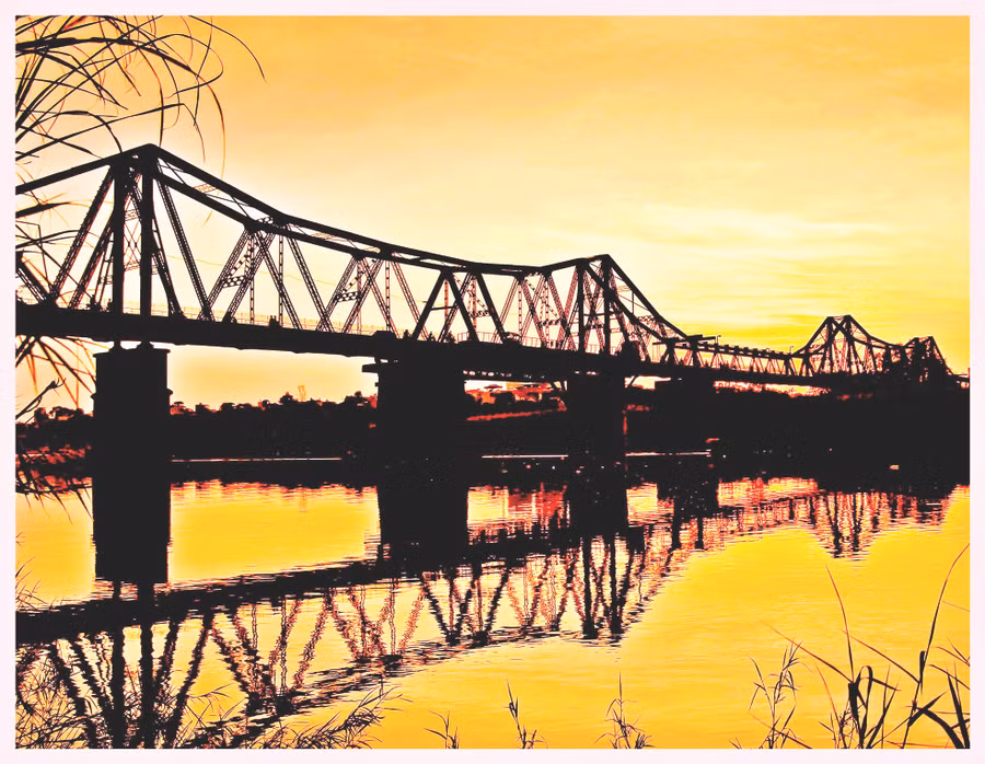 Hoàng hôn bên cầu Long Biên