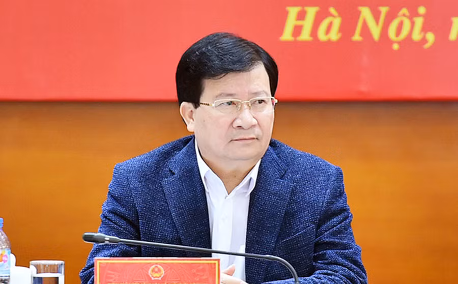 “Chủ đầu tư, các nhà thầu phải có trách nhiệm theo dõi, kịp thời phát hiện, xử lý các hư hỏng ngay khi mới phát sinh” - Phó Thủ tướng nhấn mạnh