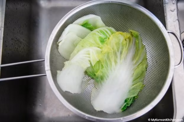 Trời lạnh, kết hợp xương heo với khoai tây theo công thức này là có bữa tối ngon xuất sắc 4