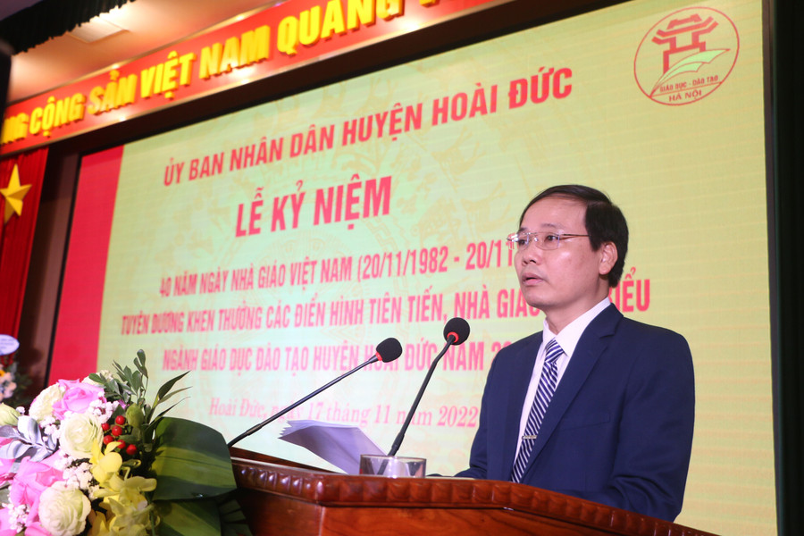 Ông Vương Văn Lâm - Huyện ủy viên, Trưởng Phòng GD&amp;ĐT Hoài Đức điểm lại một số thành tựu của ngành Giáo dục Hoài Đức trong thời gian qua.