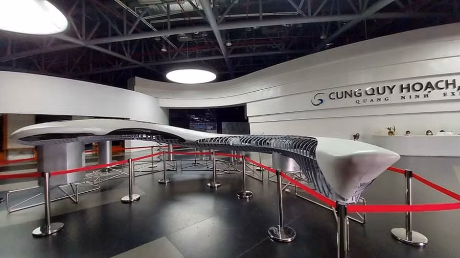 Một góc bên trong "Cung cá heo".