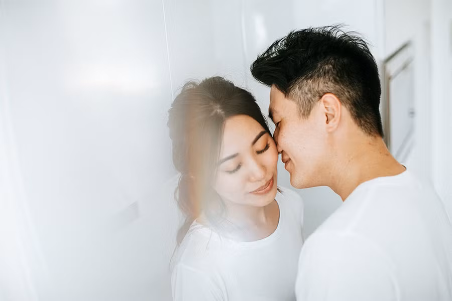 Kết hôn sau nhiều năm quen với cuộc sống độc lập có thể là thử thách khá lớn đối với nhiều người. (Ảnh: ITN).