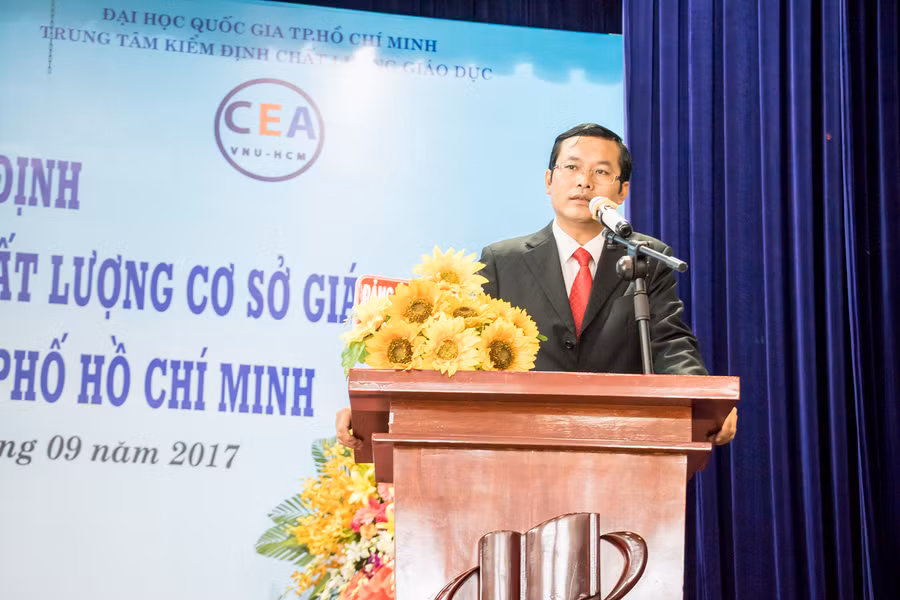 PGS.TS Nguyễn Văn Phúc- Hiệu trưởng Trường Đại học Mở TPHCM phát biểu tại lễ công bố và đón nhận Giấy chứng nhận