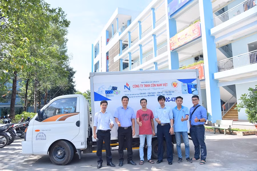 Tập thể Cán bộ, giảng viên, sinh viên LHU rất hạnh phúc với hành động ý nghĩa vì cộng đồng