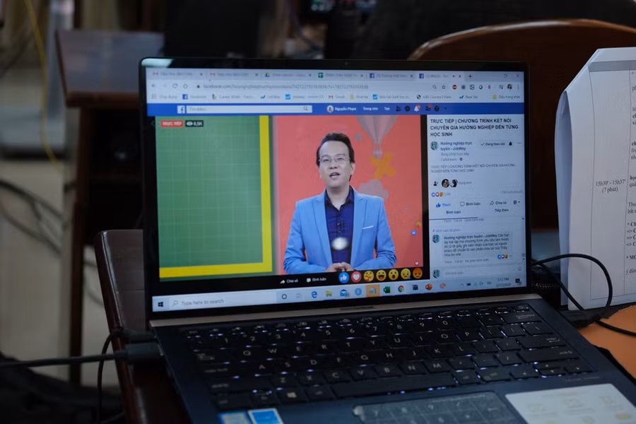 Chương trình livestream tư vấn, hướng nghiệp trực tuyến năm 2020 với sự tham gia của 11.000 HS lớp 12 ở TP Cần Thơ.