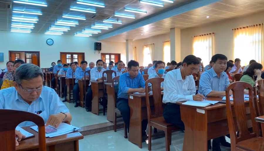 Sở GD&ĐT TP Cần Thơ họp rà soát công tác chọn SGK lớp 6.