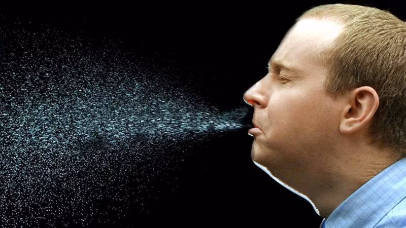 Khi hắt hơi thường phải nhắm mắt Khi hắt hơi thường phải nhắm mắt