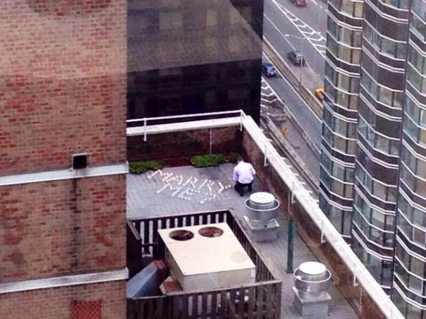 14 bức ảnh chứng minh ngôn tình vẫn hiện hữu ngoài đời thực ảnh 12 Ngôn tình vẫn tồn tại đây này. Bạn tôi đã chụp được hôm qua ở New York!