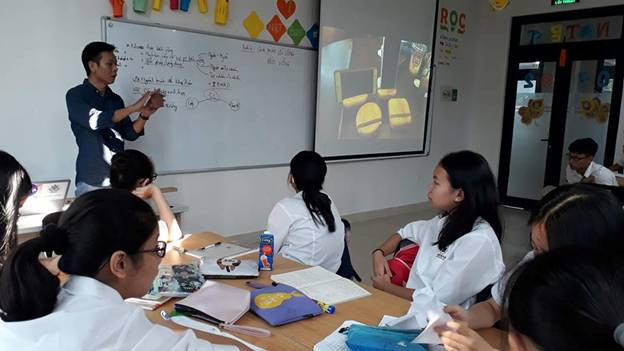 Service-learning - Từ bài giảng đến thực tế - Khi PHHS làm trợ giảng