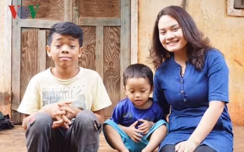 vuot qua hu tuc co gai gia lai lam nen co tich giua doi thuong hinh 3